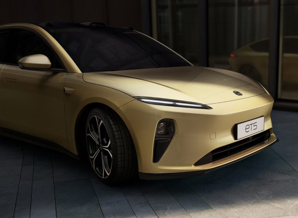 NIO ET5